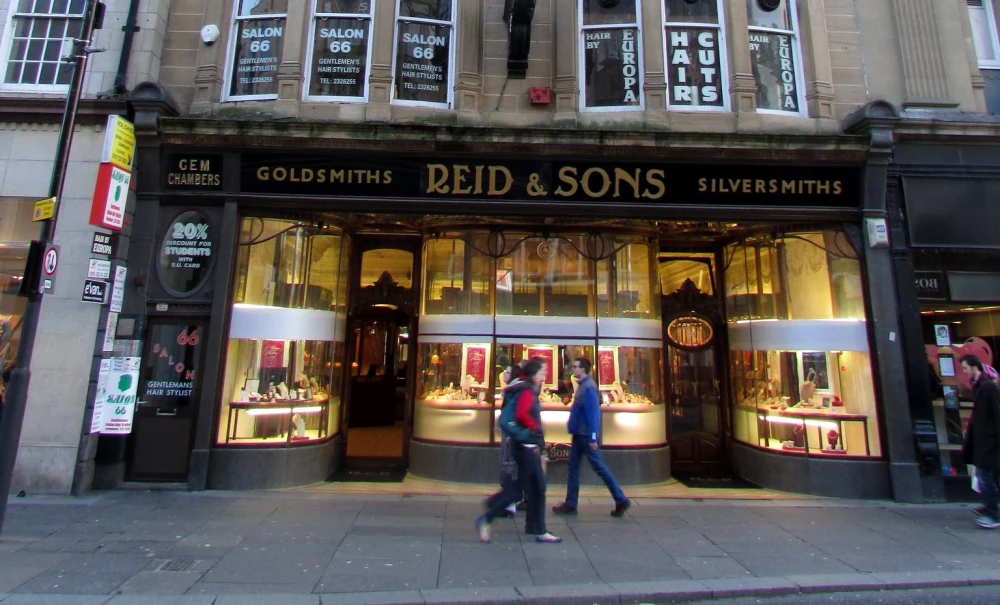 Reid & Sons, Photo by Reading Tom, CC BY 2.0