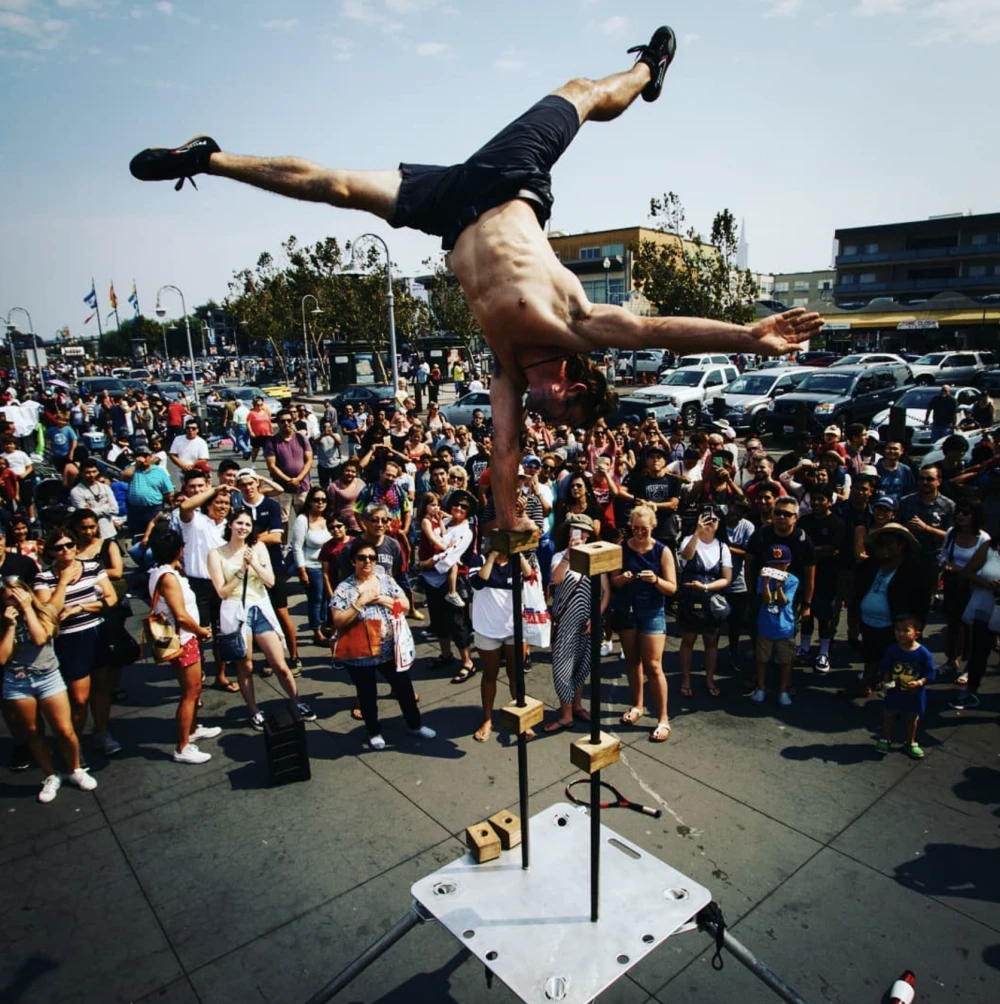 Kevin Armour Acrobat (C) Kevin Armour
