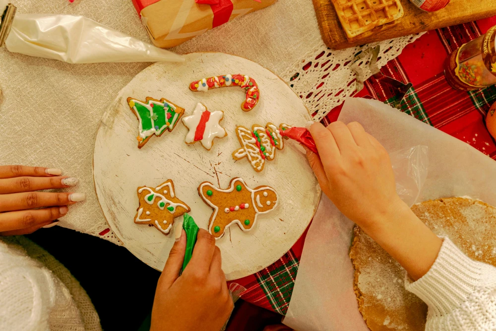 A People Decorating a Gingerbreads by antoni shkraba via Pexels / Free to use under the Pexels LIcence